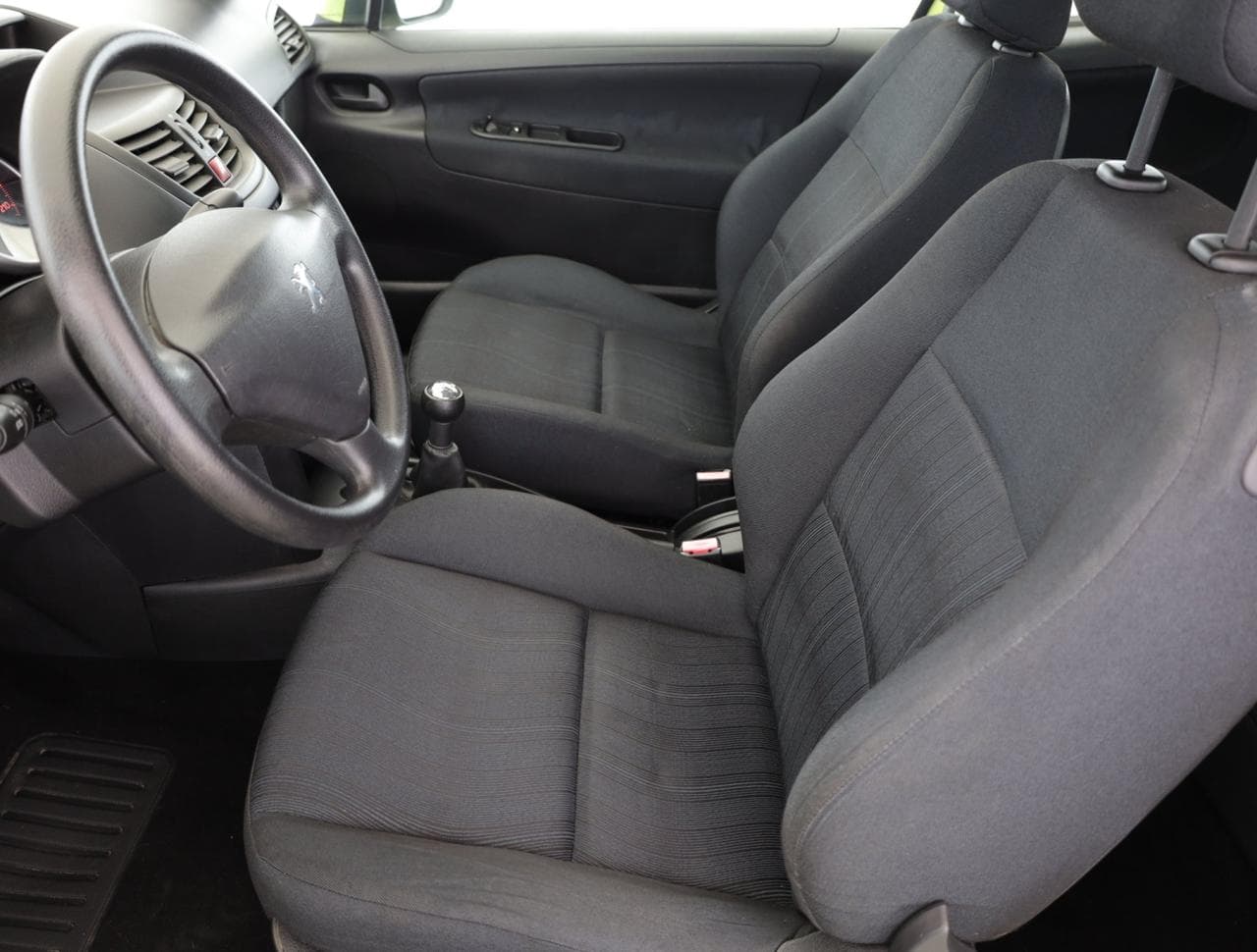 2008 Peugeot 207 - 13