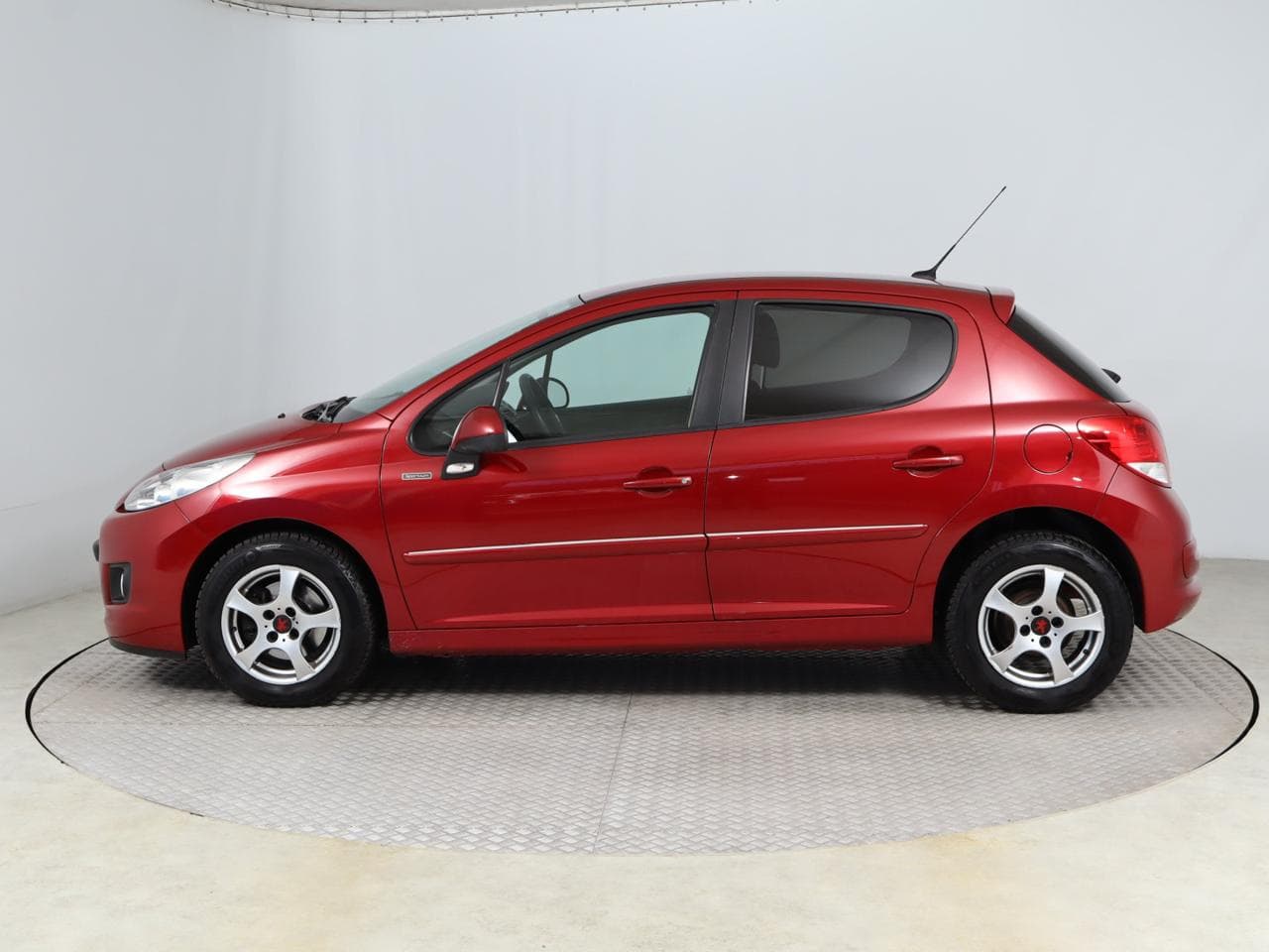 2010 Peugeot 207 - 7