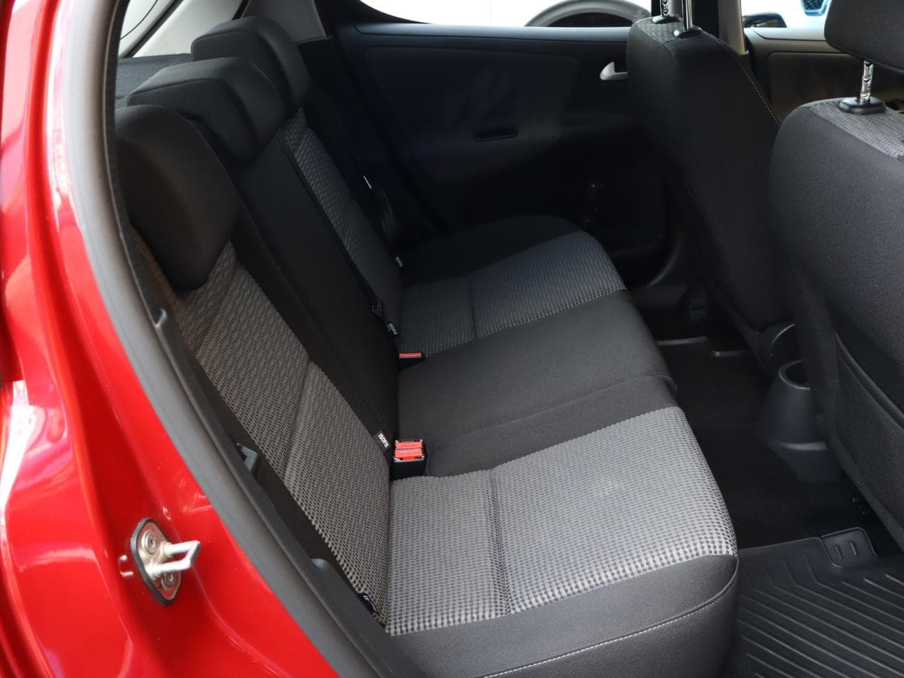 2010 Peugeot 207 - 21