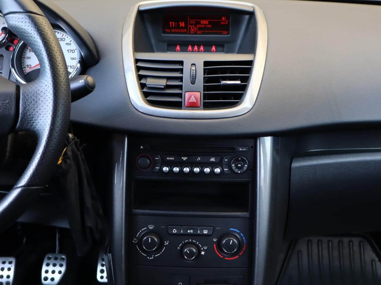 2010 Peugeot 207 - 31