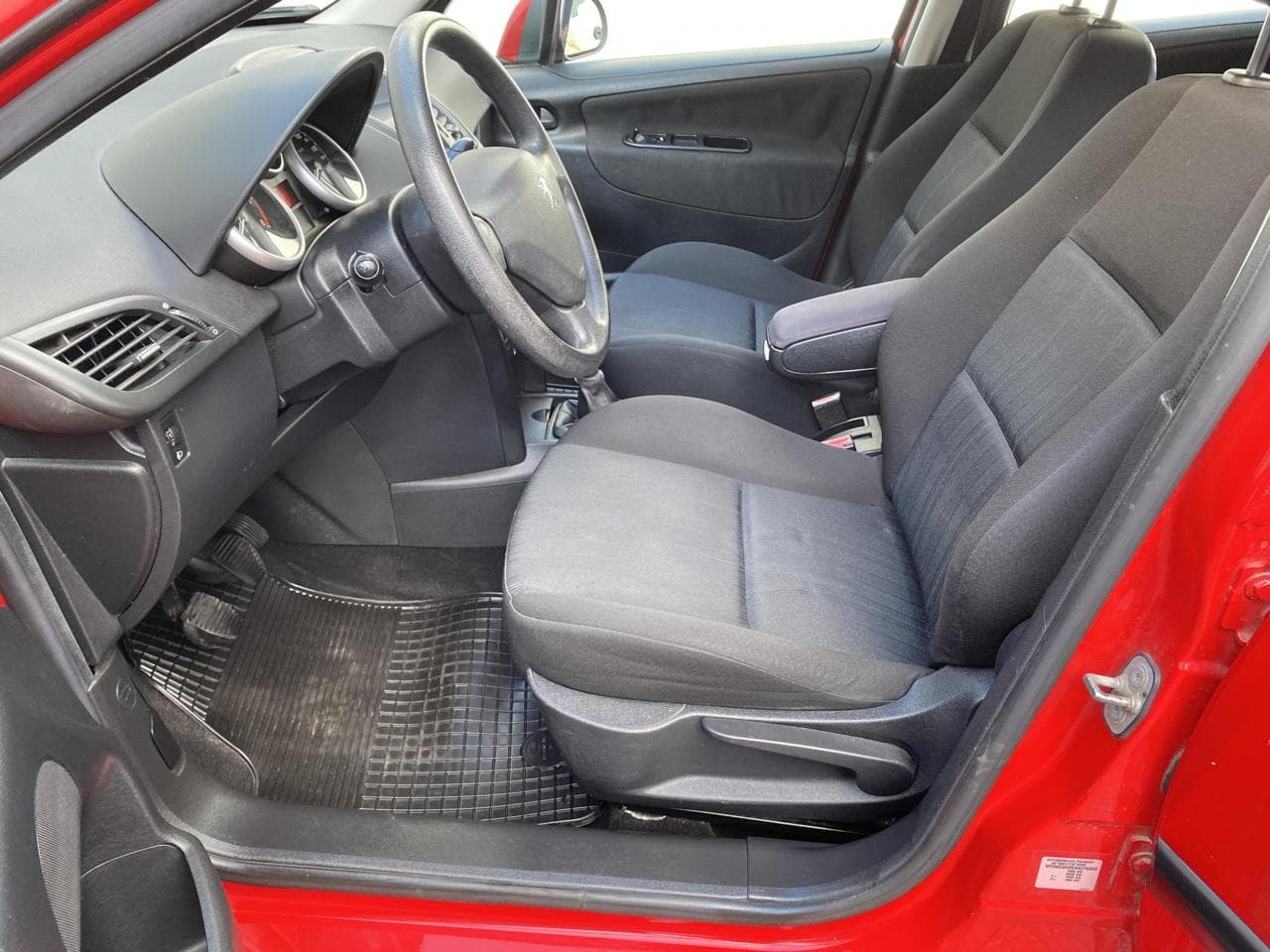 2008 Peugeot 207 - 10