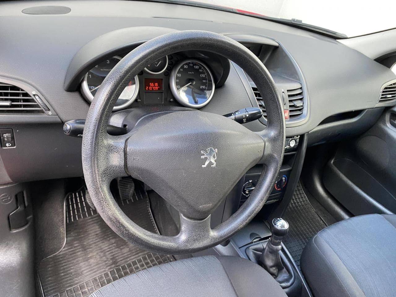 2008 Peugeot 207 - 12