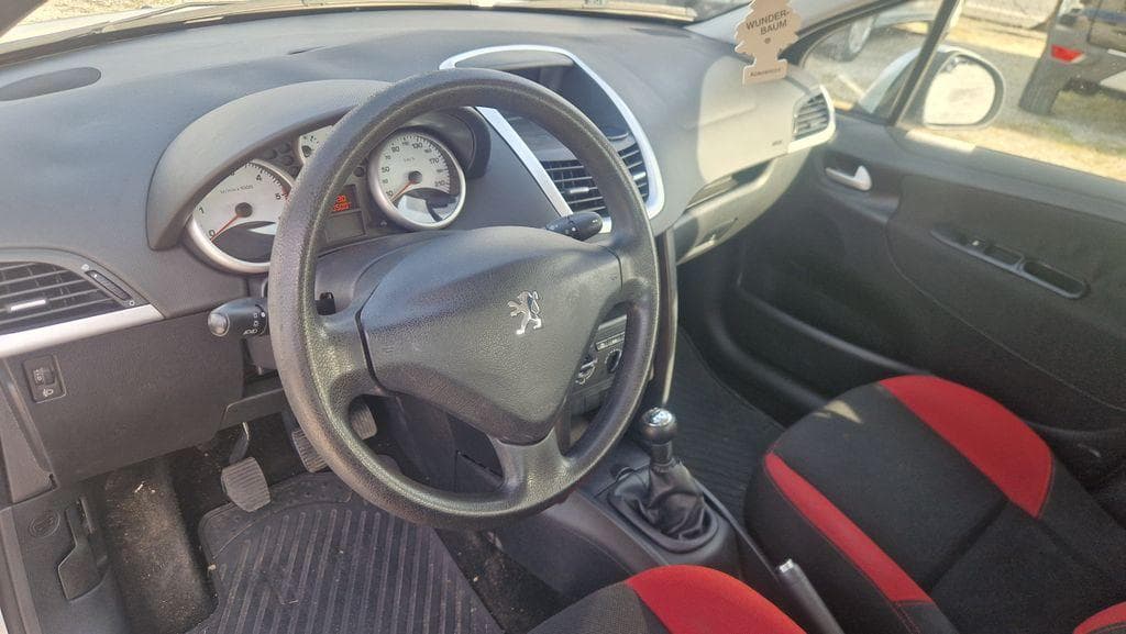 2006 Peugeot 207 - 9