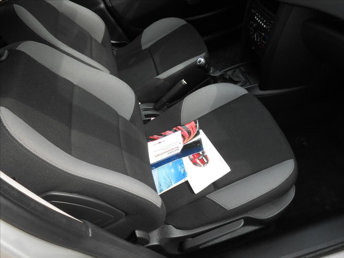 2007 Peugeot 207 - 13