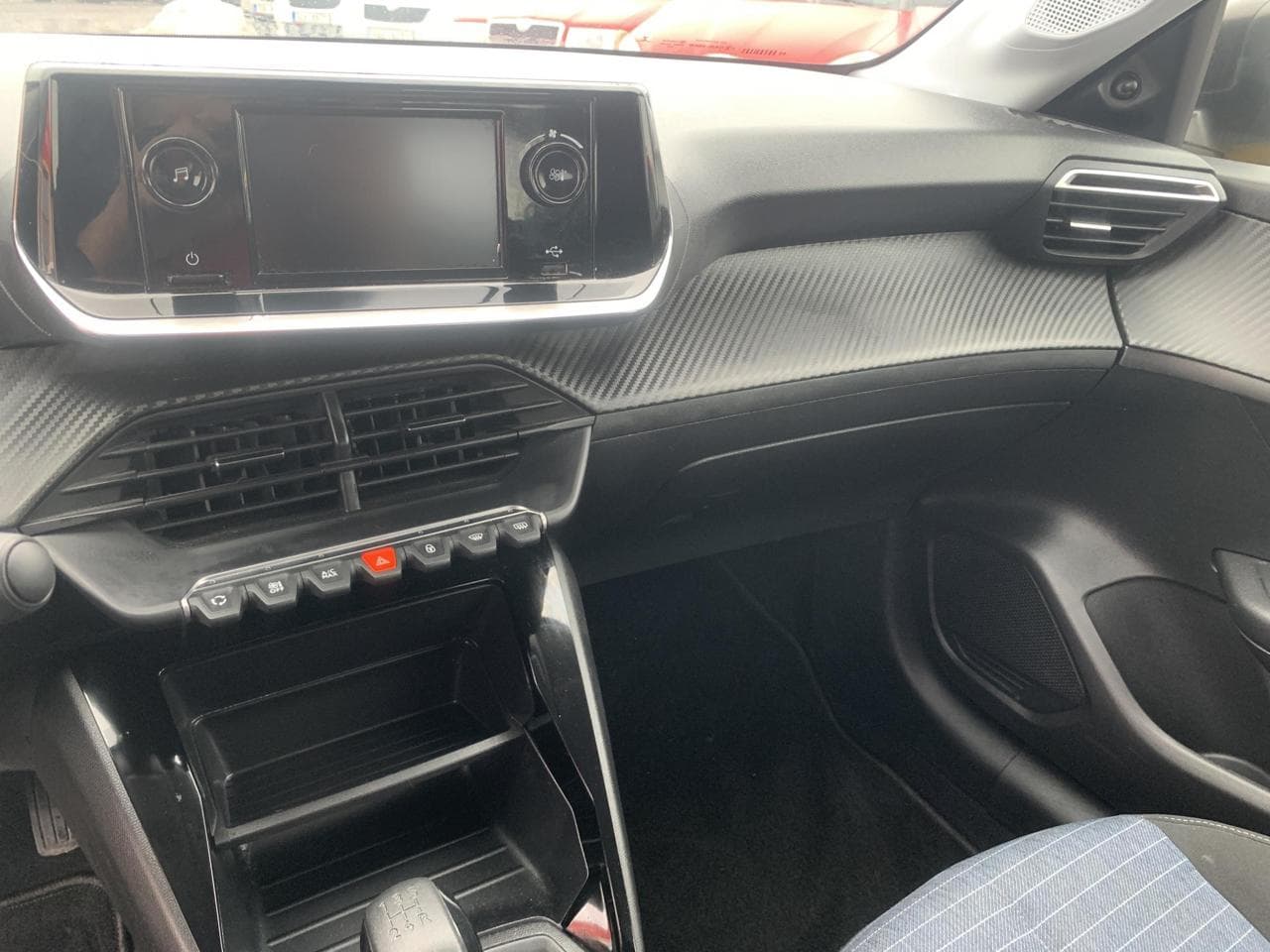 2021 Peugeot 208 - 14
