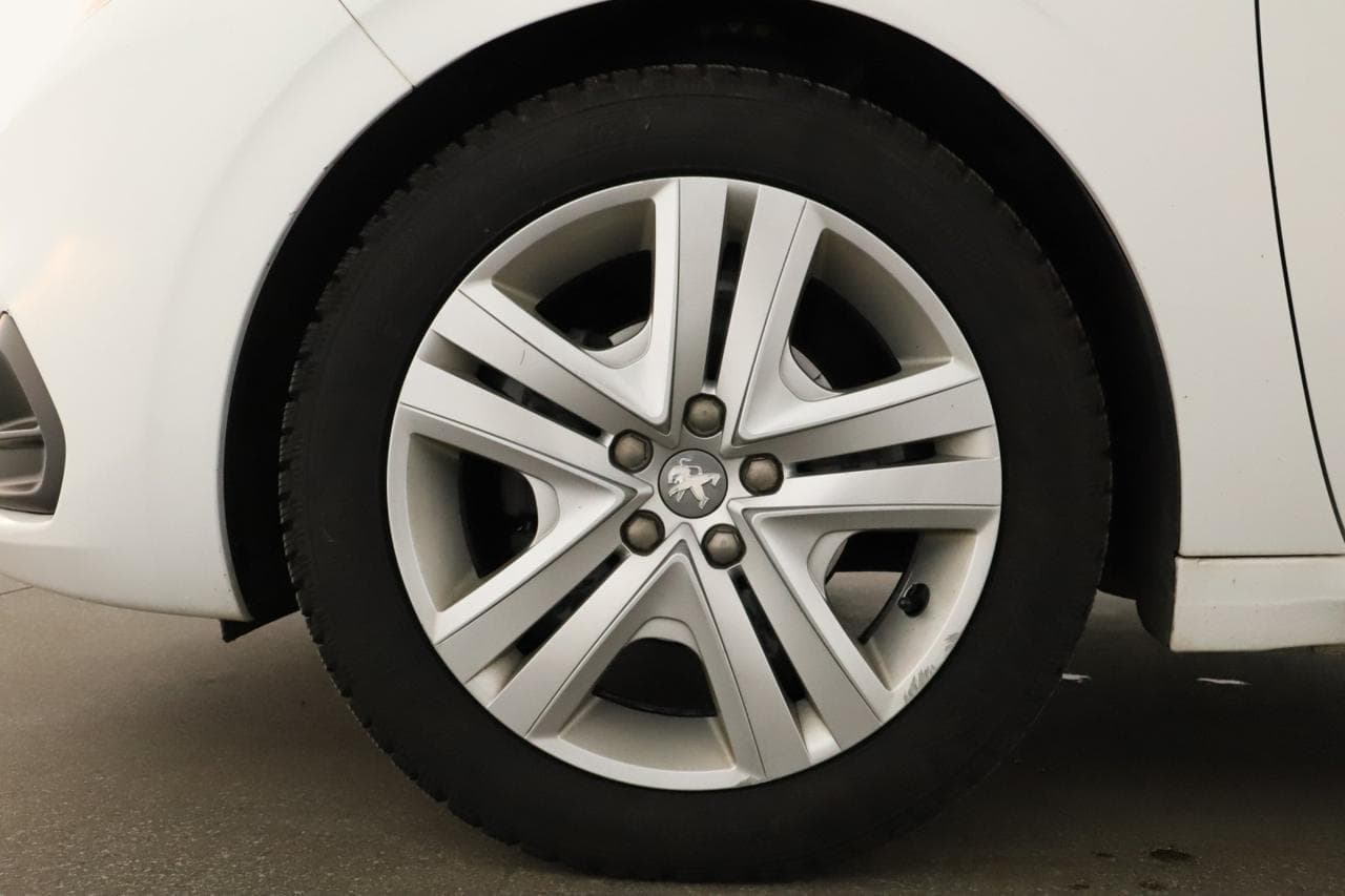 2018 Peugeot 208 - 17