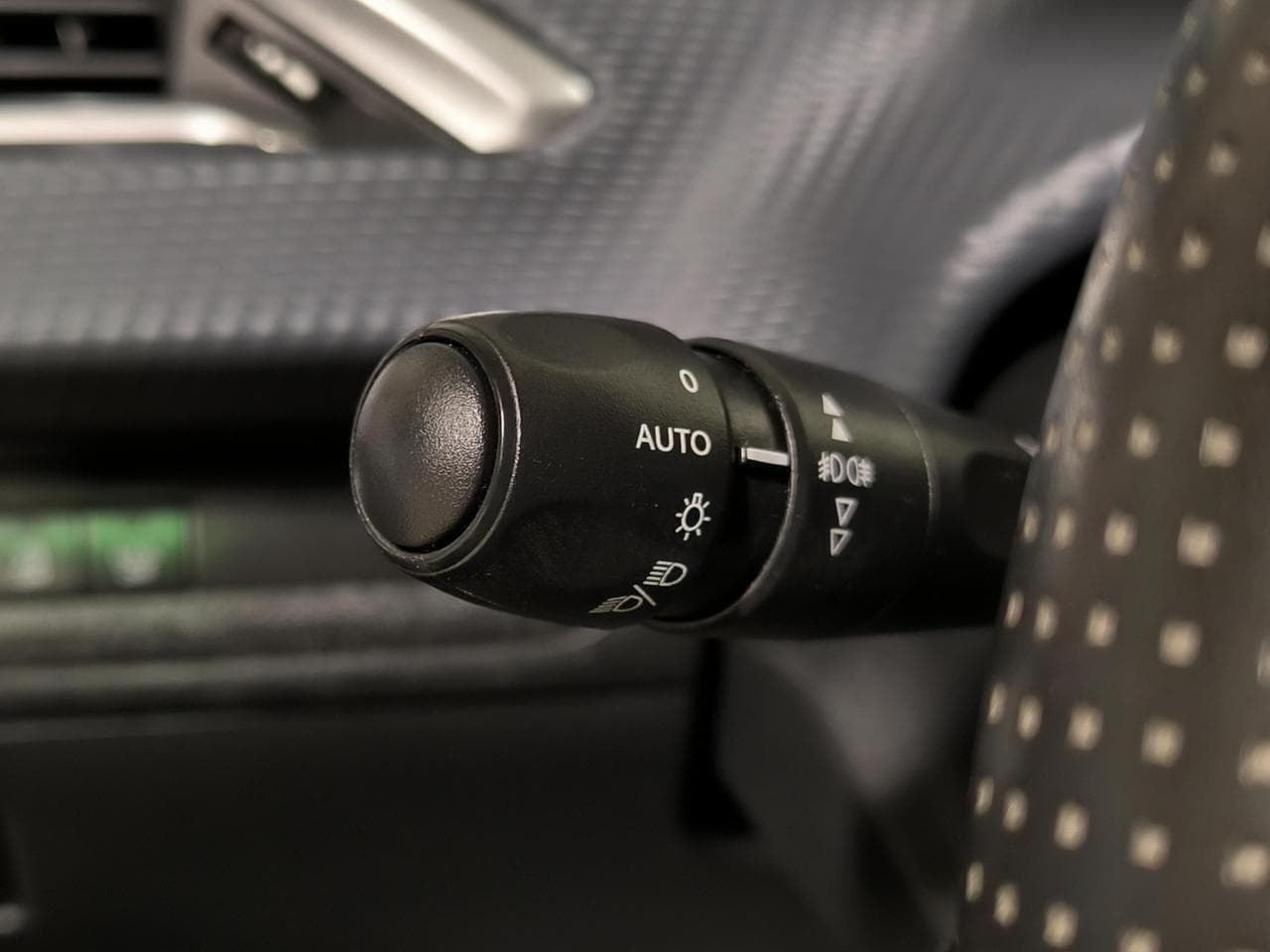 2016 Peugeot 208 - 16