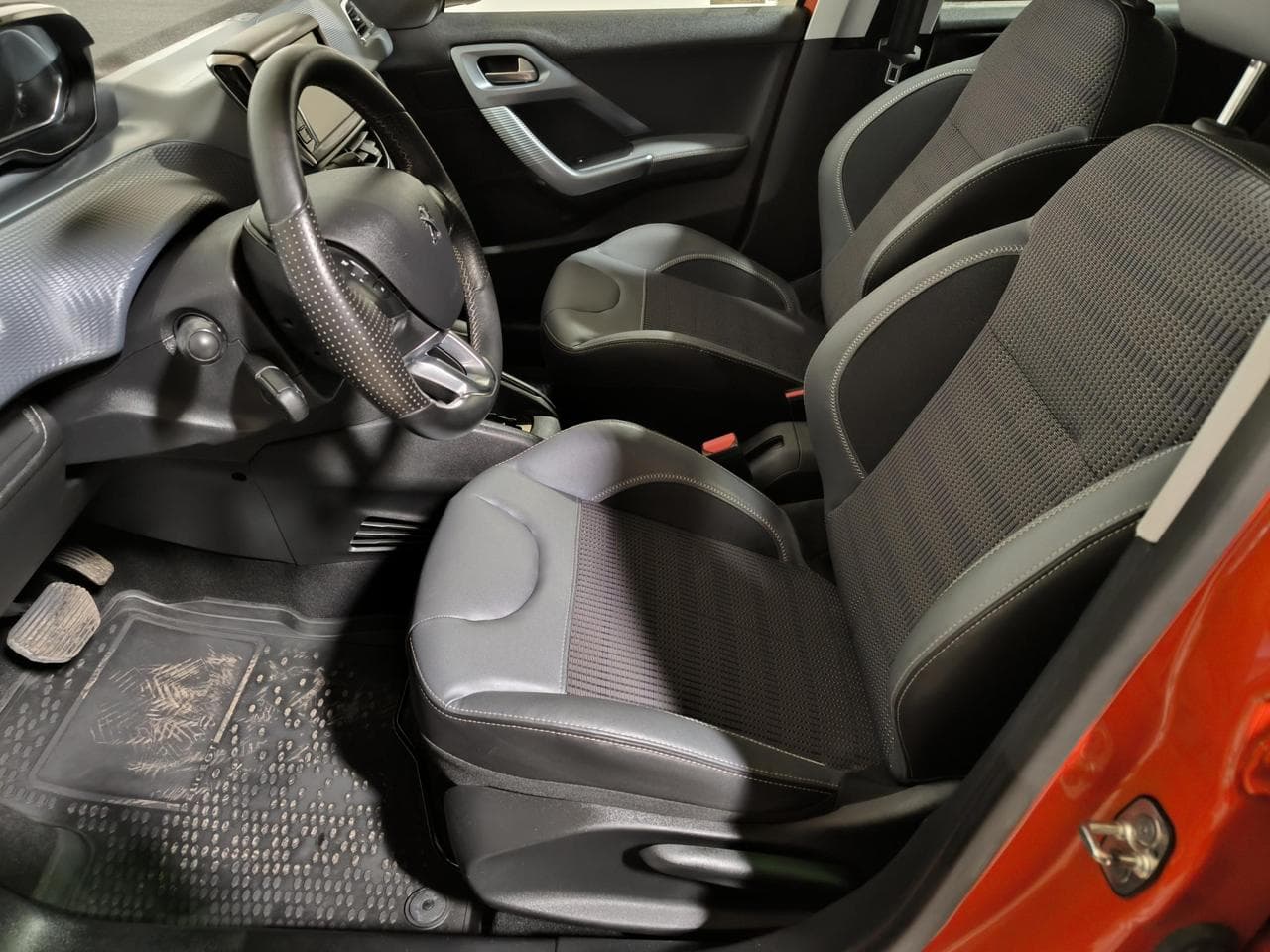 2016 Peugeot 208 - 9