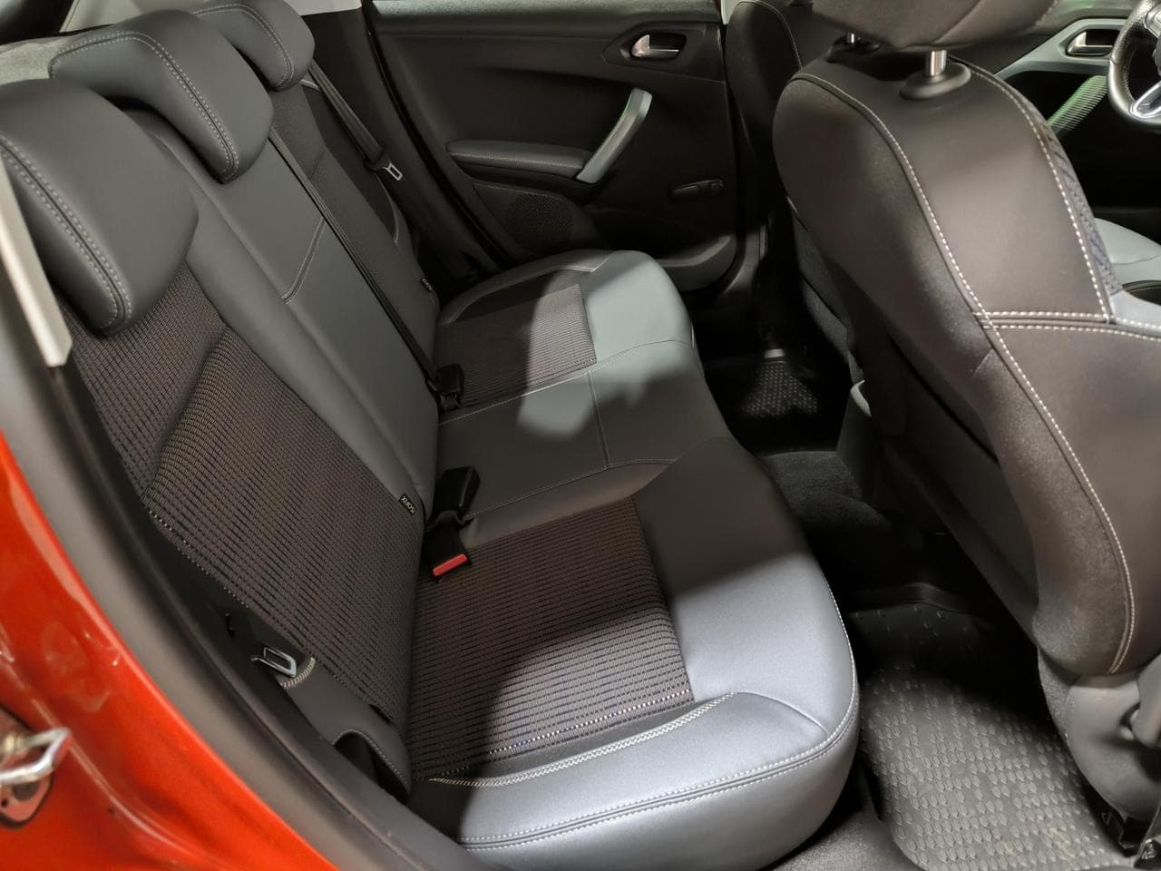 2016 Peugeot 208 - 11