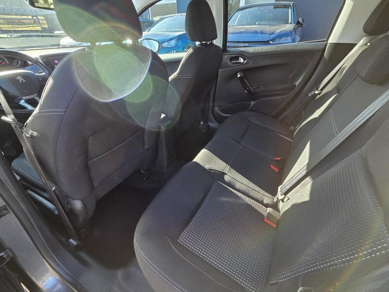 2019 Peugeot 208 - 10
