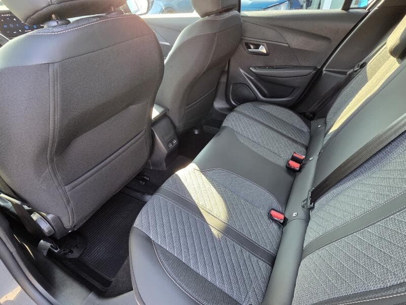 2025 Peugeot 208 - 10