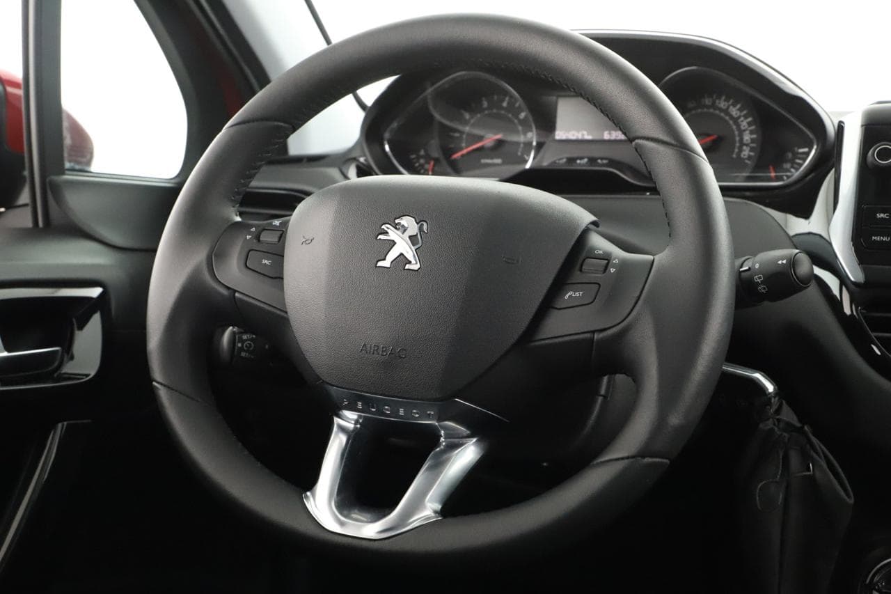 2014 Peugeot 208 - 14
