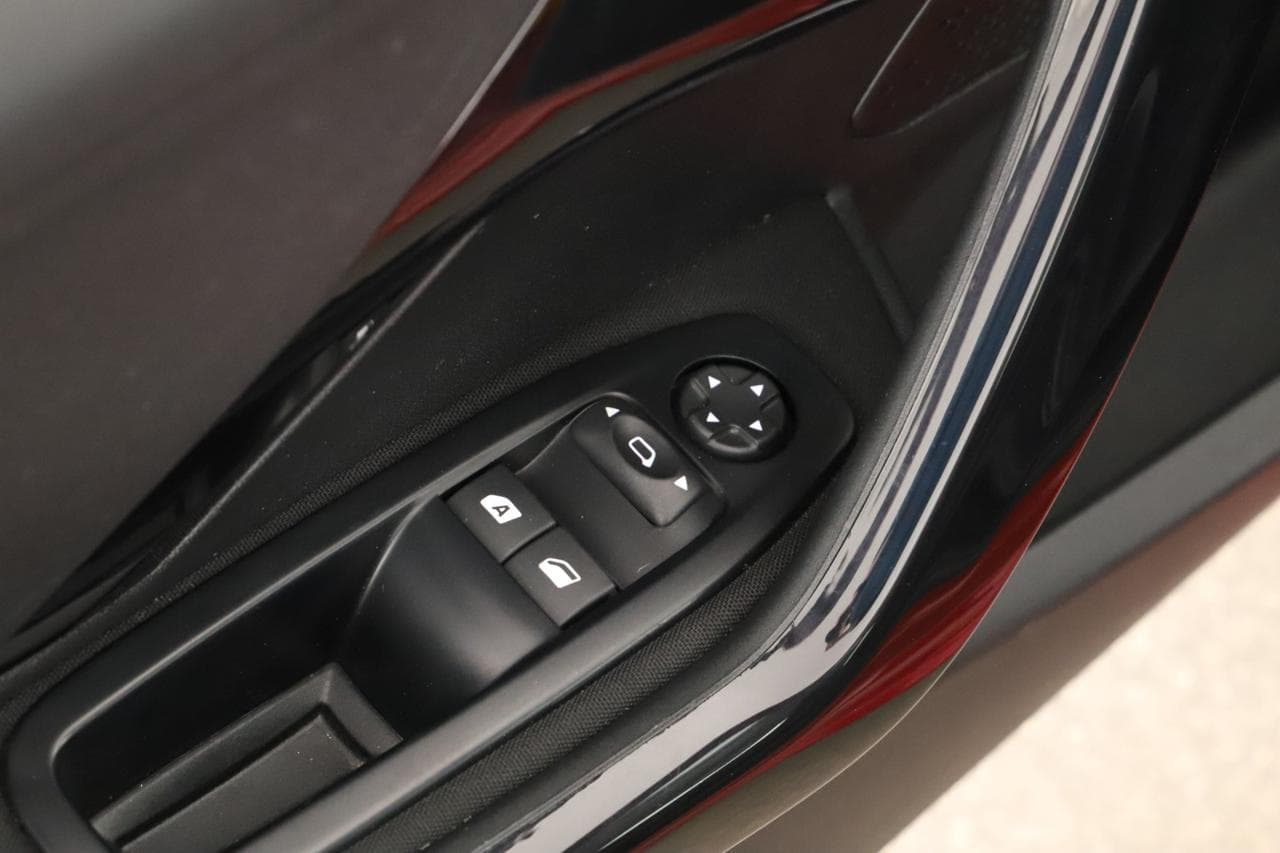 2014 Peugeot 208 - 19