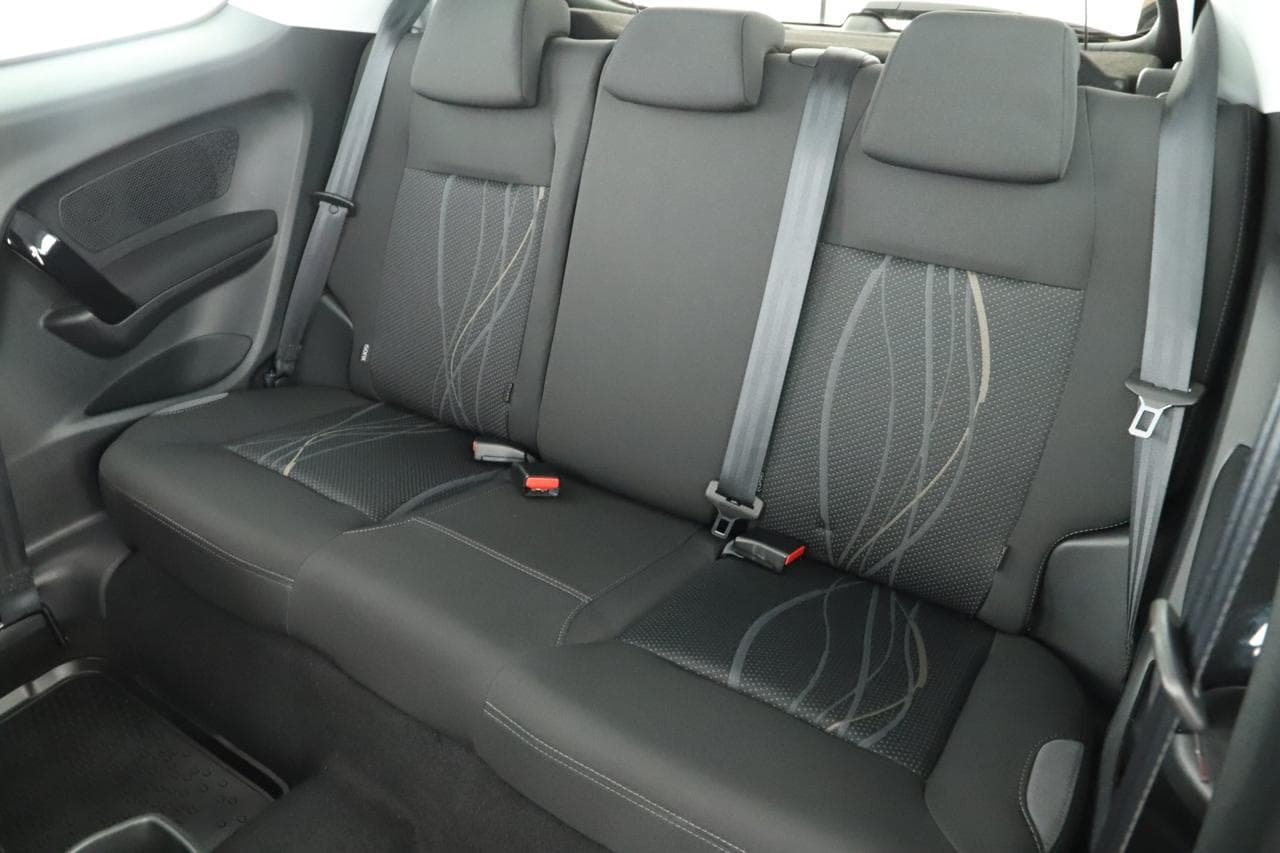 2014 Peugeot 208 - 12