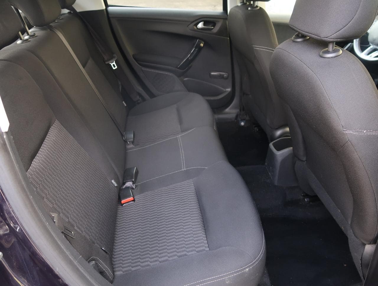 2015 Peugeot 208 - 13