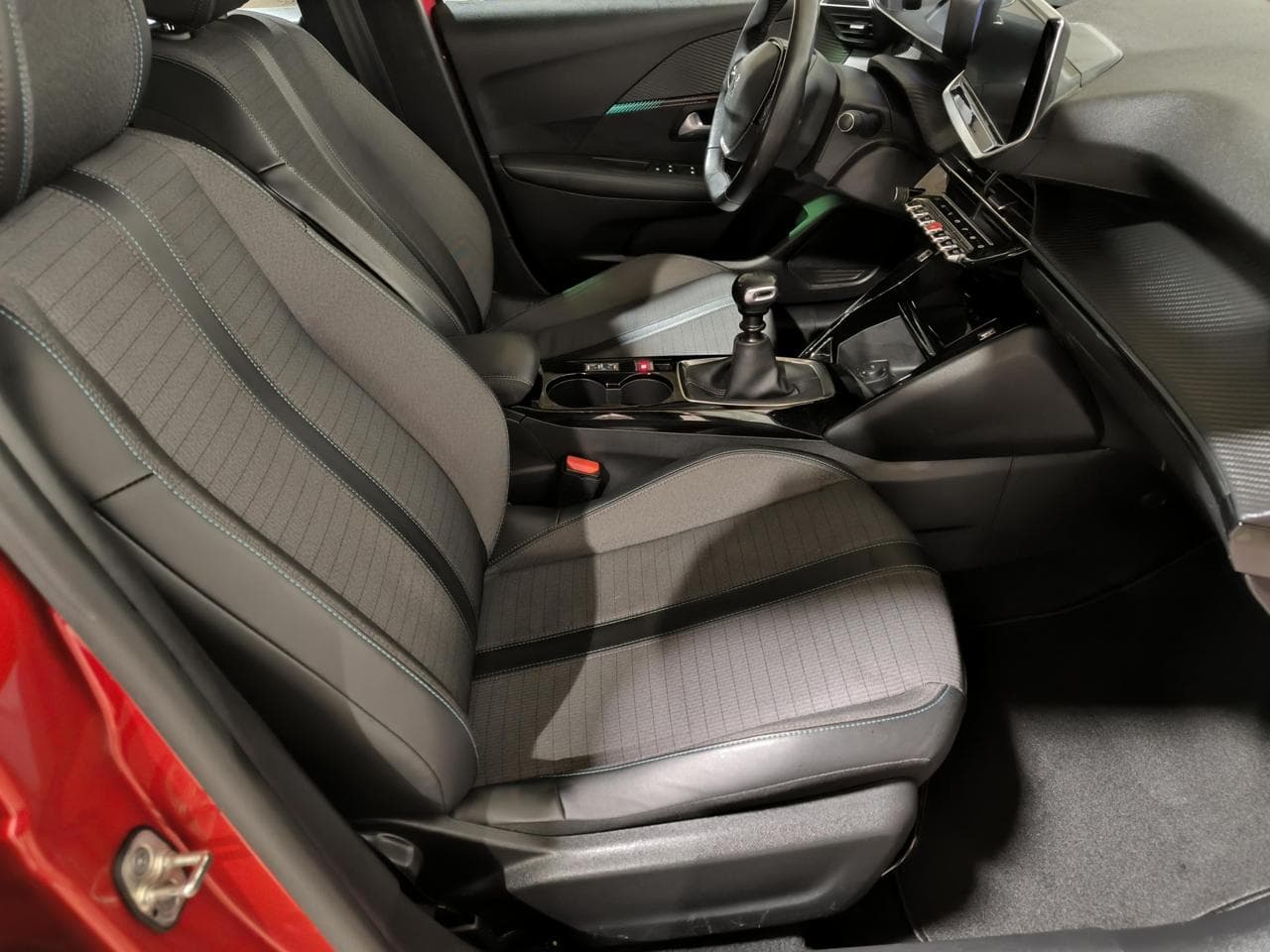 2020 Peugeot 208 - 12