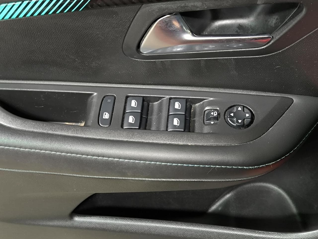 2020 Peugeot 208 - 17