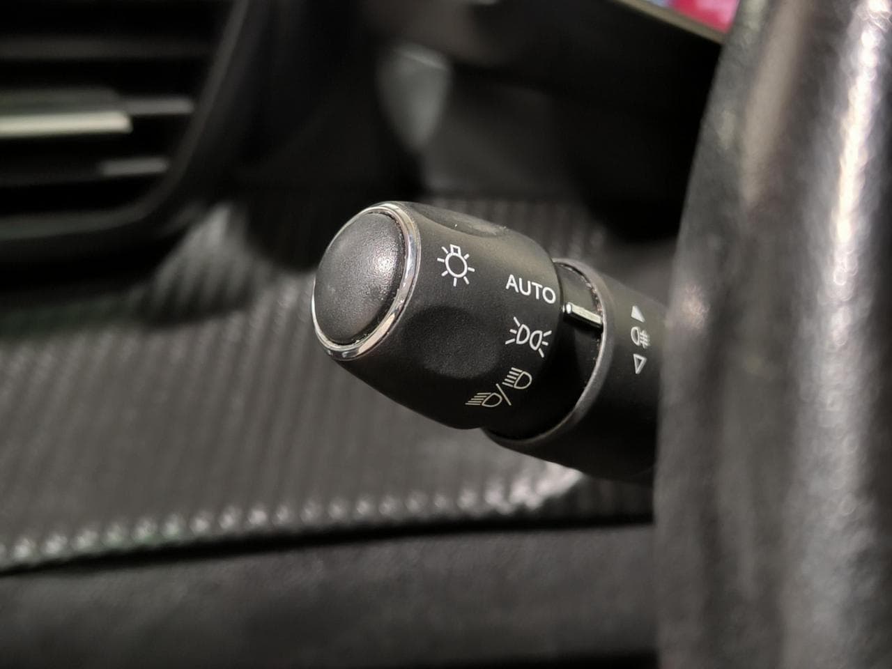 2020 Peugeot 208 - 16