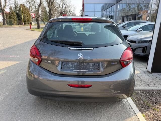 2016 Peugeot 208 - 10