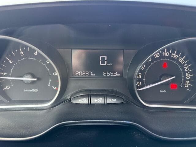 2016 Peugeot 208 - 7