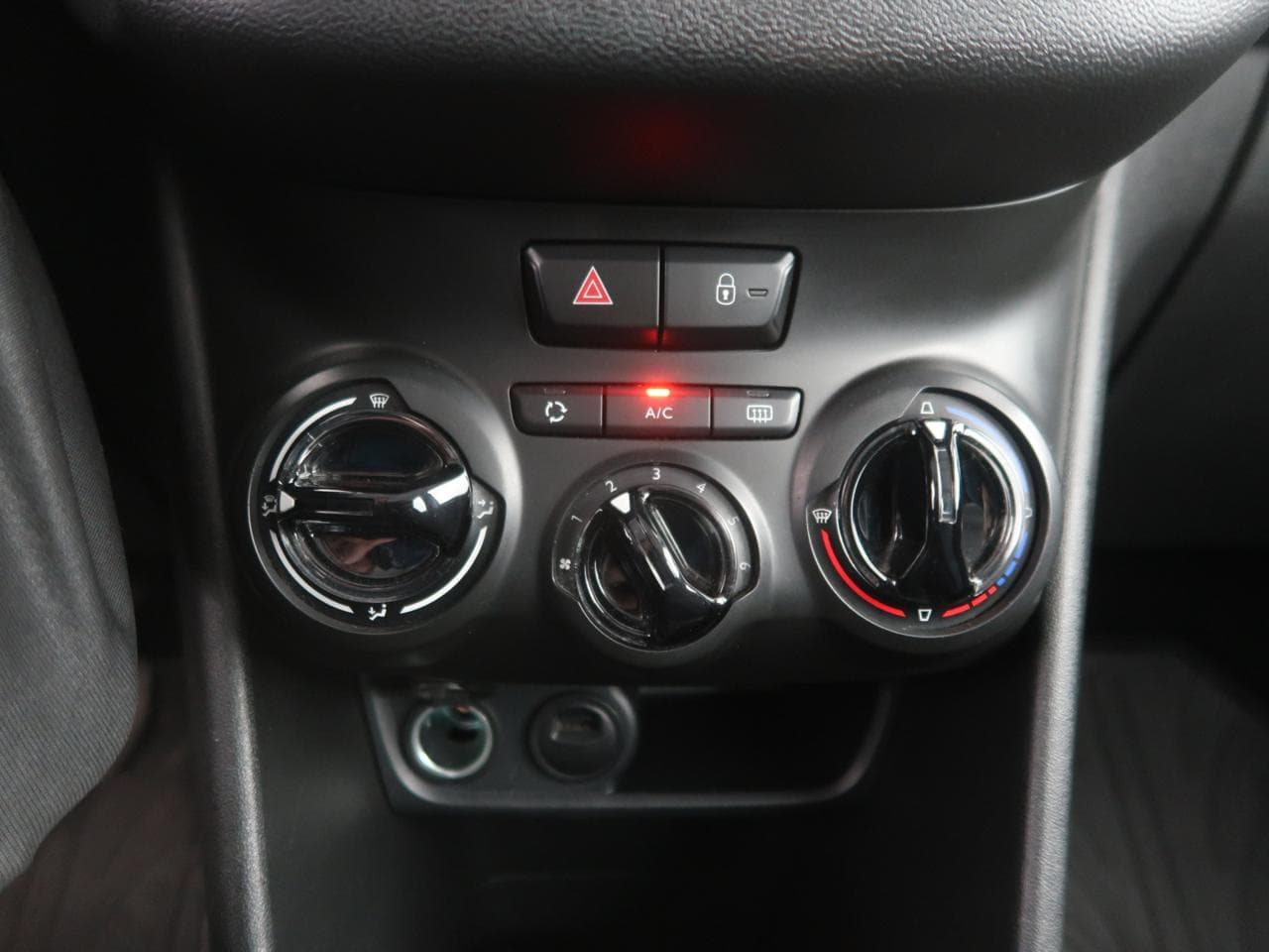 2019 Peugeot 208 - 39