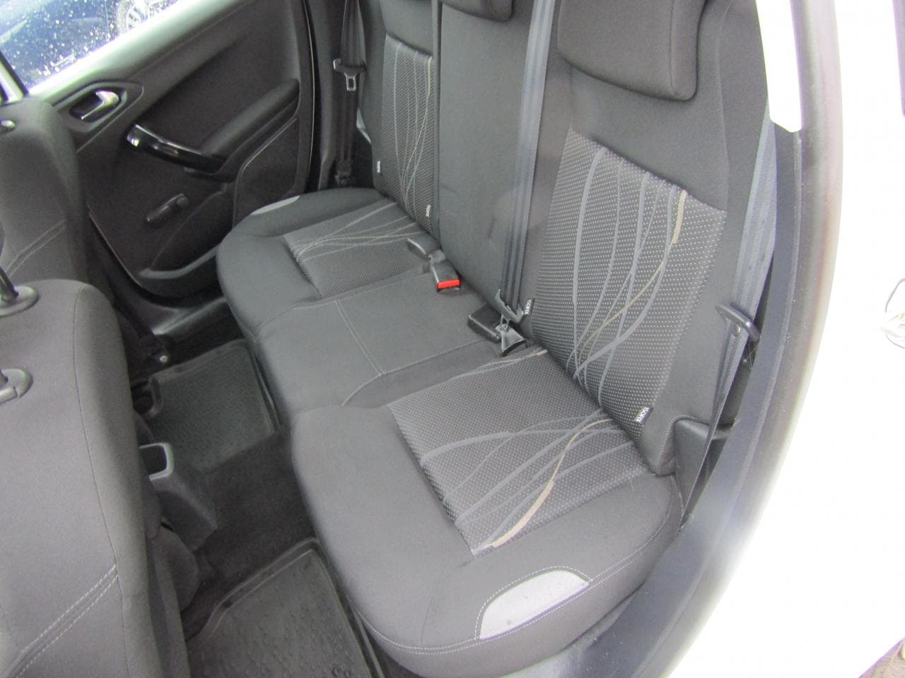 2014 Peugeot 208 - 10
