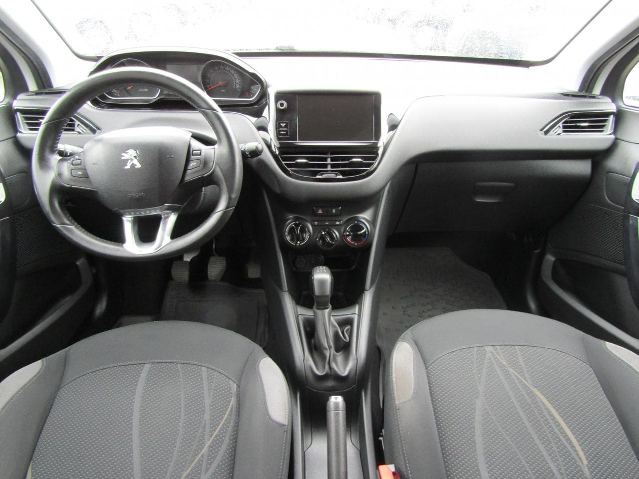 2014 Peugeot 208 - 8