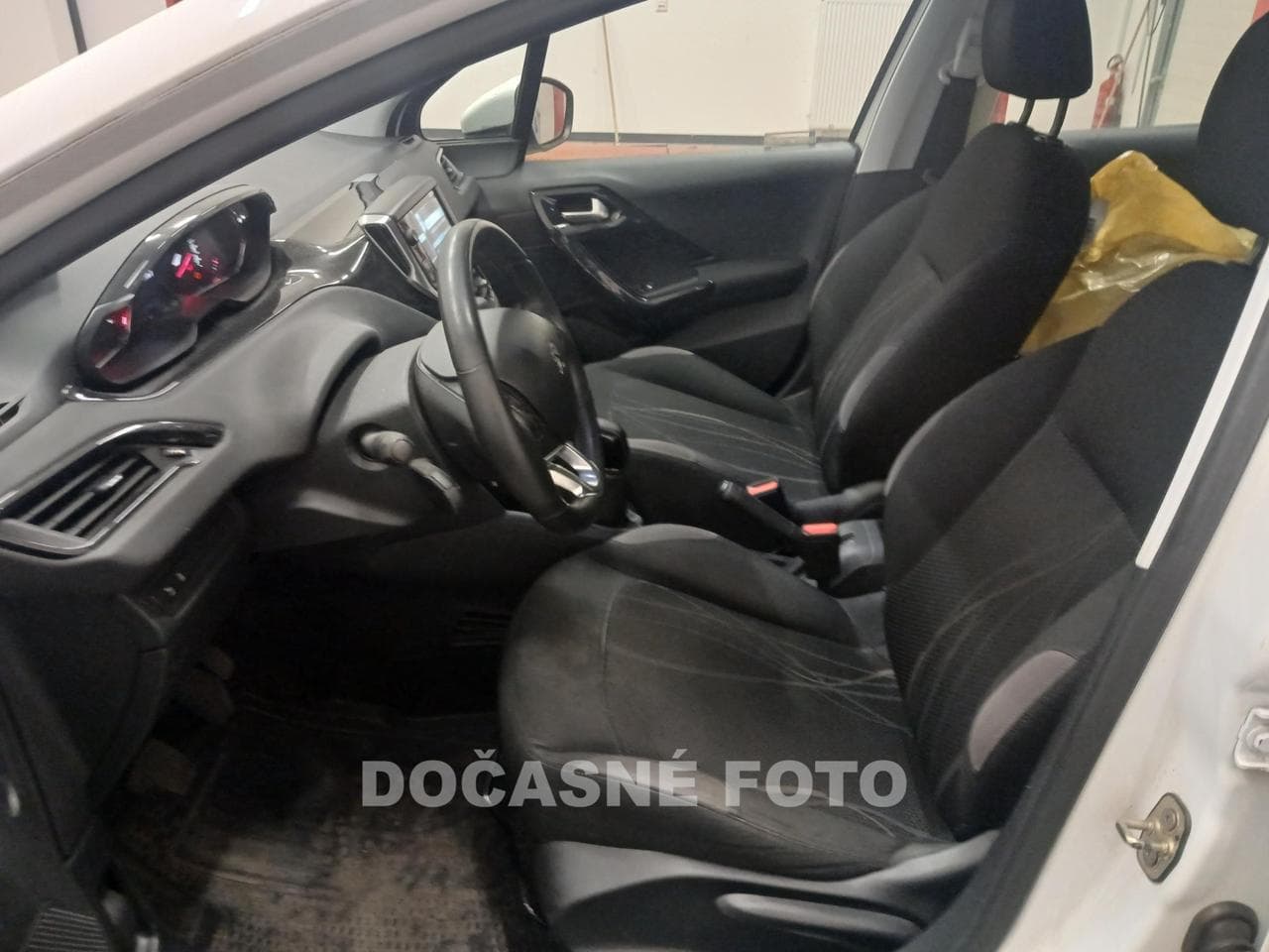 2014 Peugeot 208 - 3