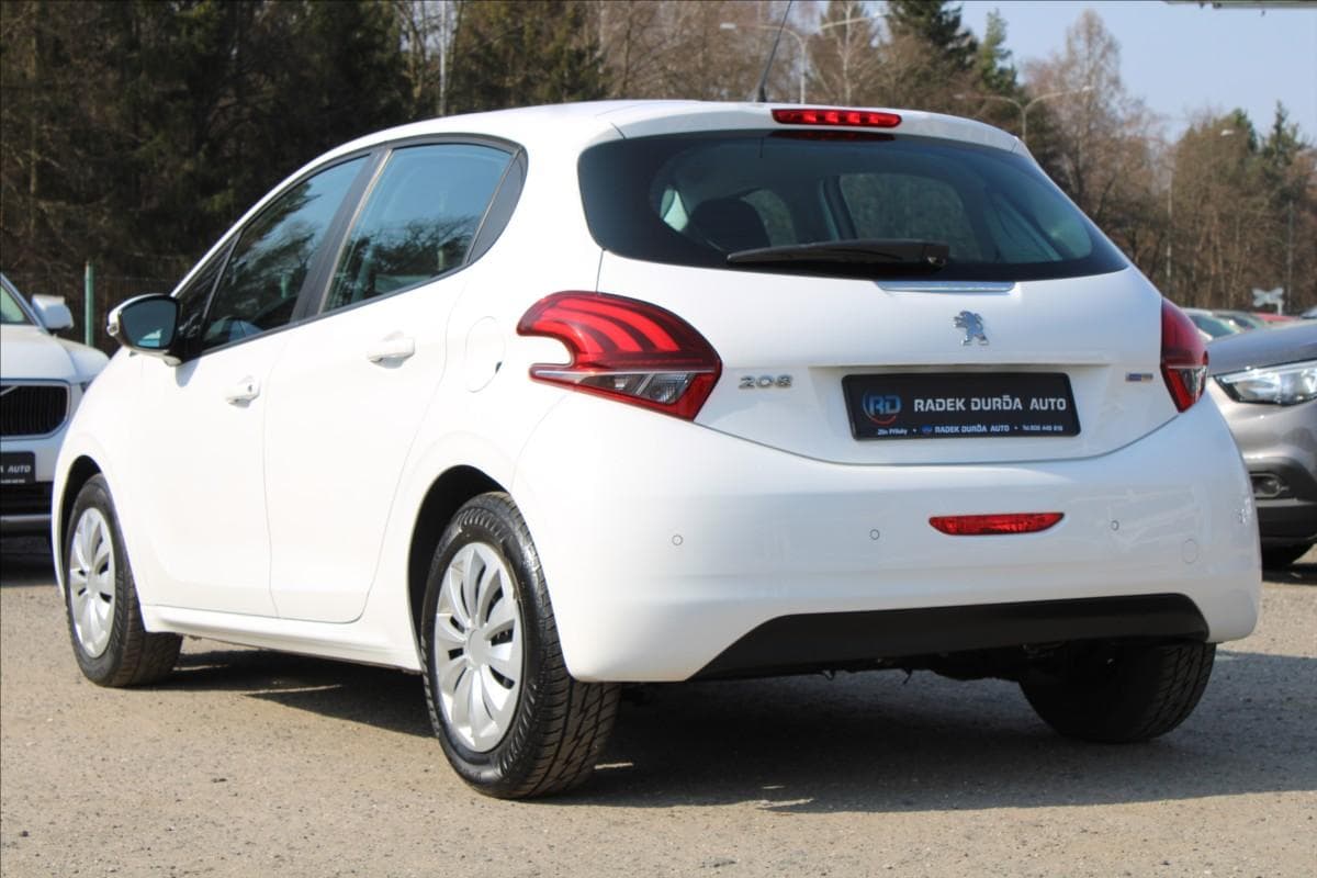 2017 Peugeot 208 - 7