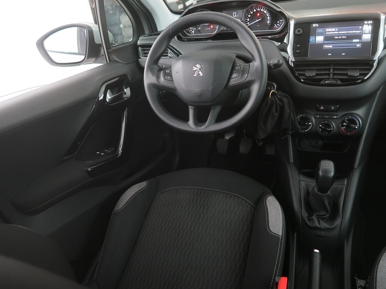 2016 Peugeot 208 - 9
