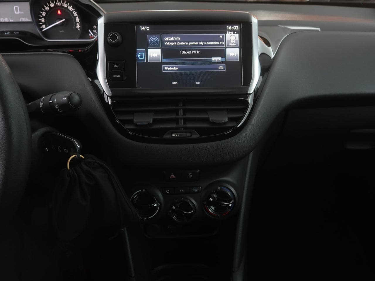 2016 Peugeot 208 - 18