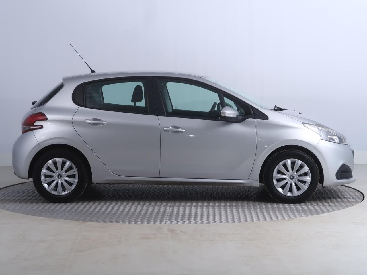 2016 Peugeot 208 - 8