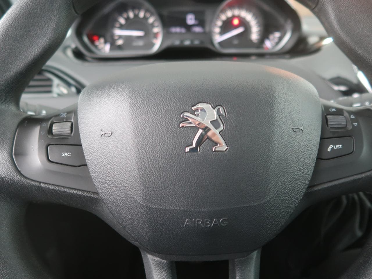 2016 Peugeot 208 - 20