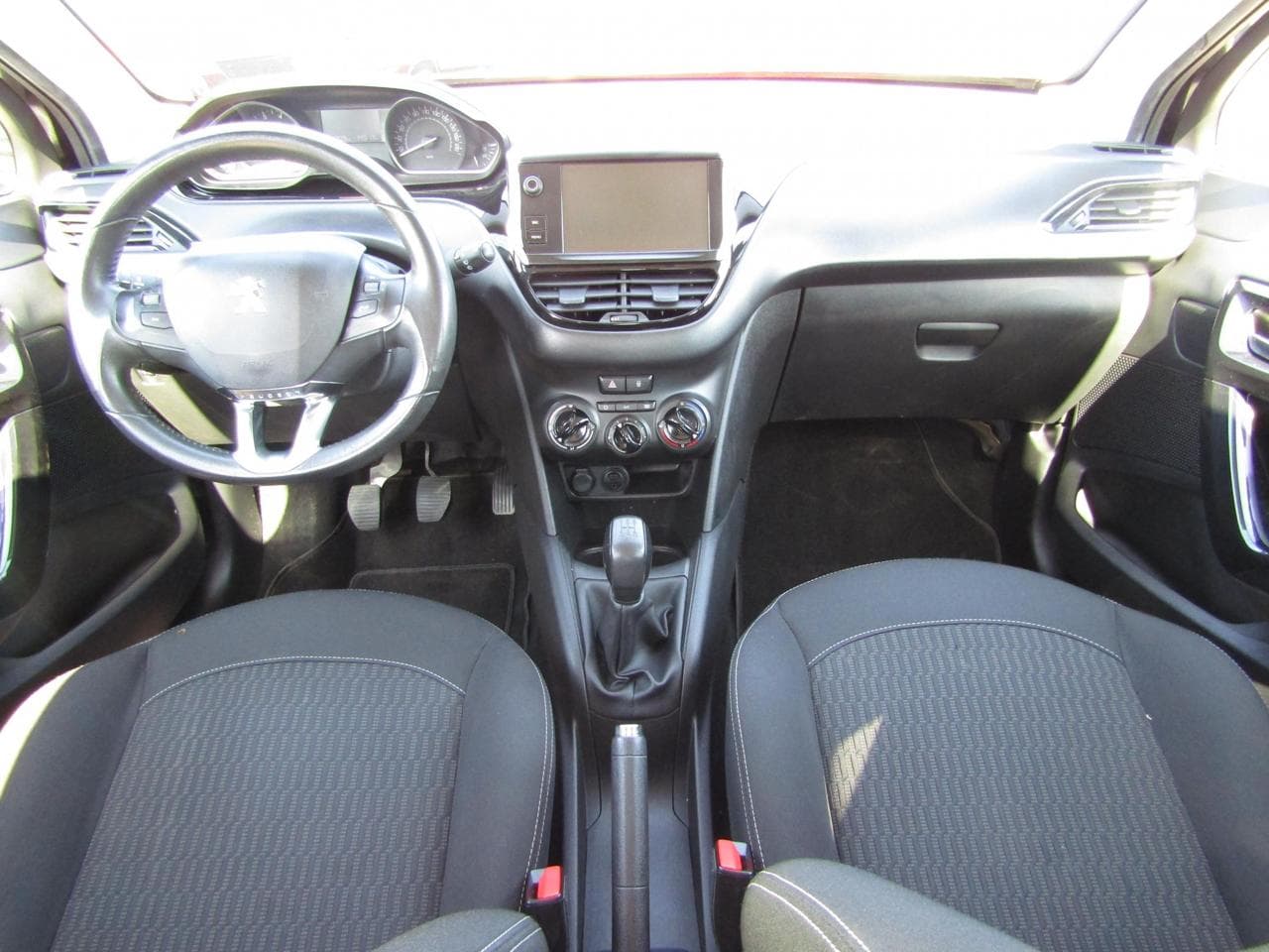 2017 Peugeot 208 - 8