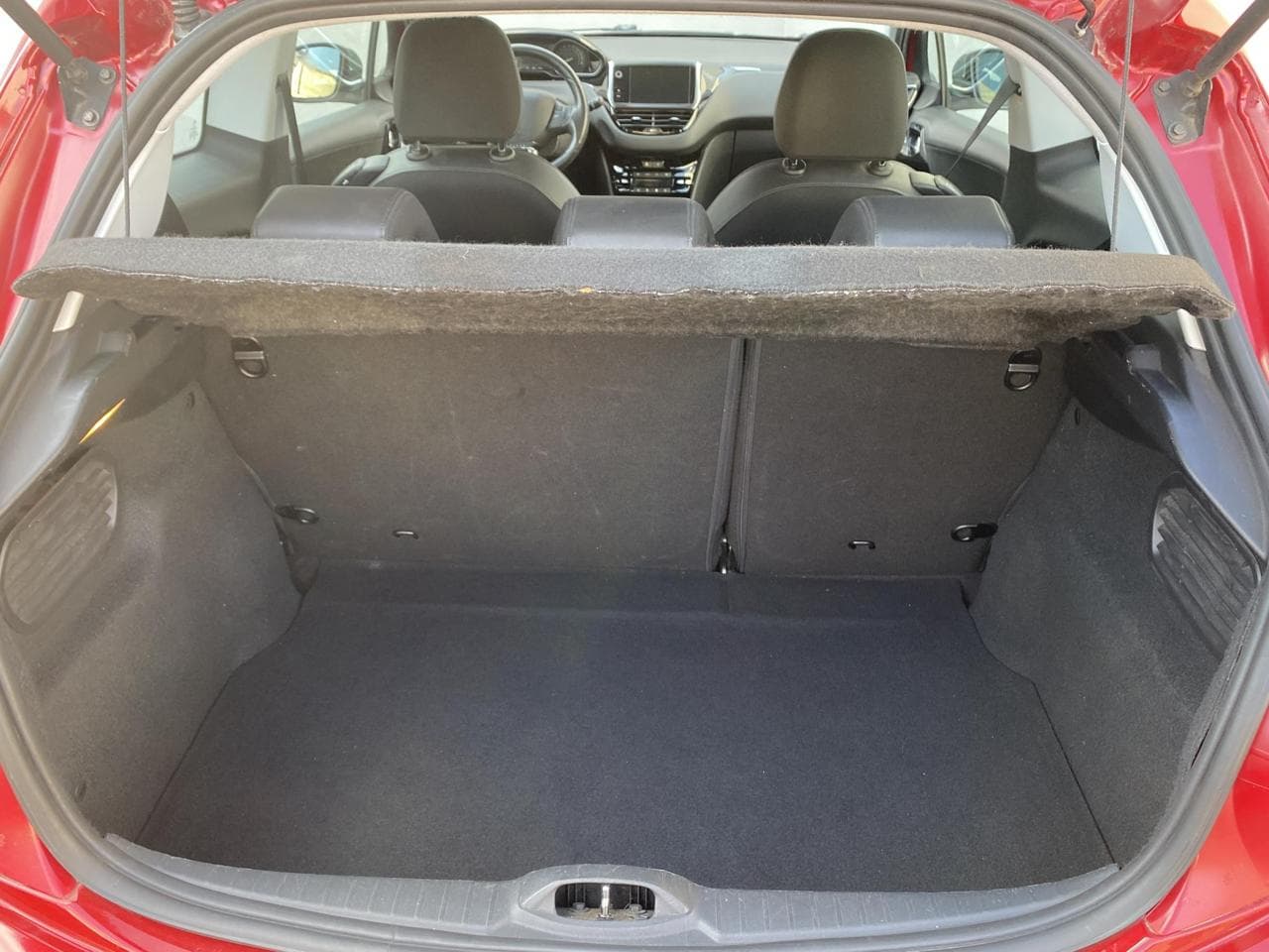 2014 Peugeot 208 - 7