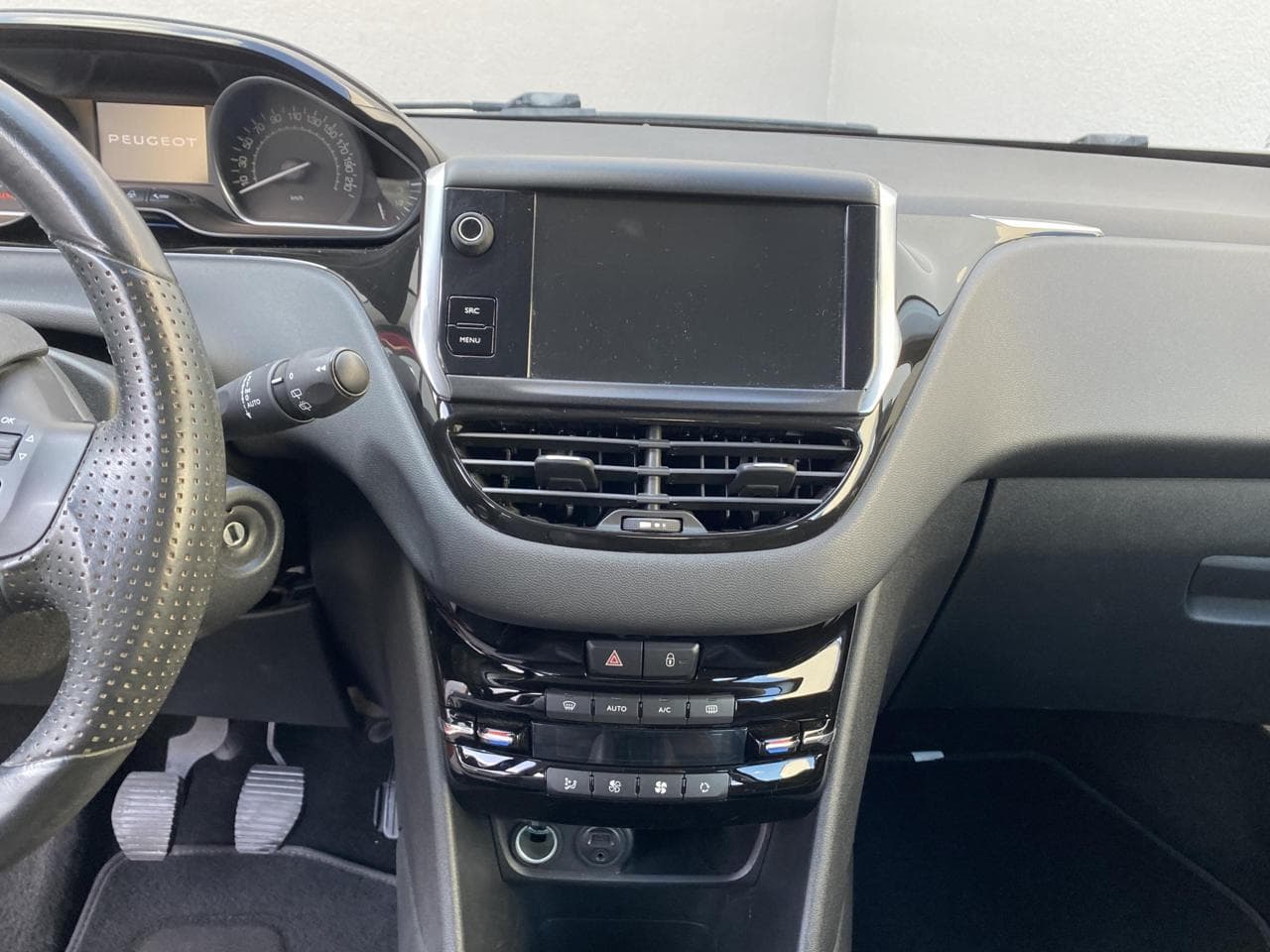 2014 Peugeot 208 - 13
