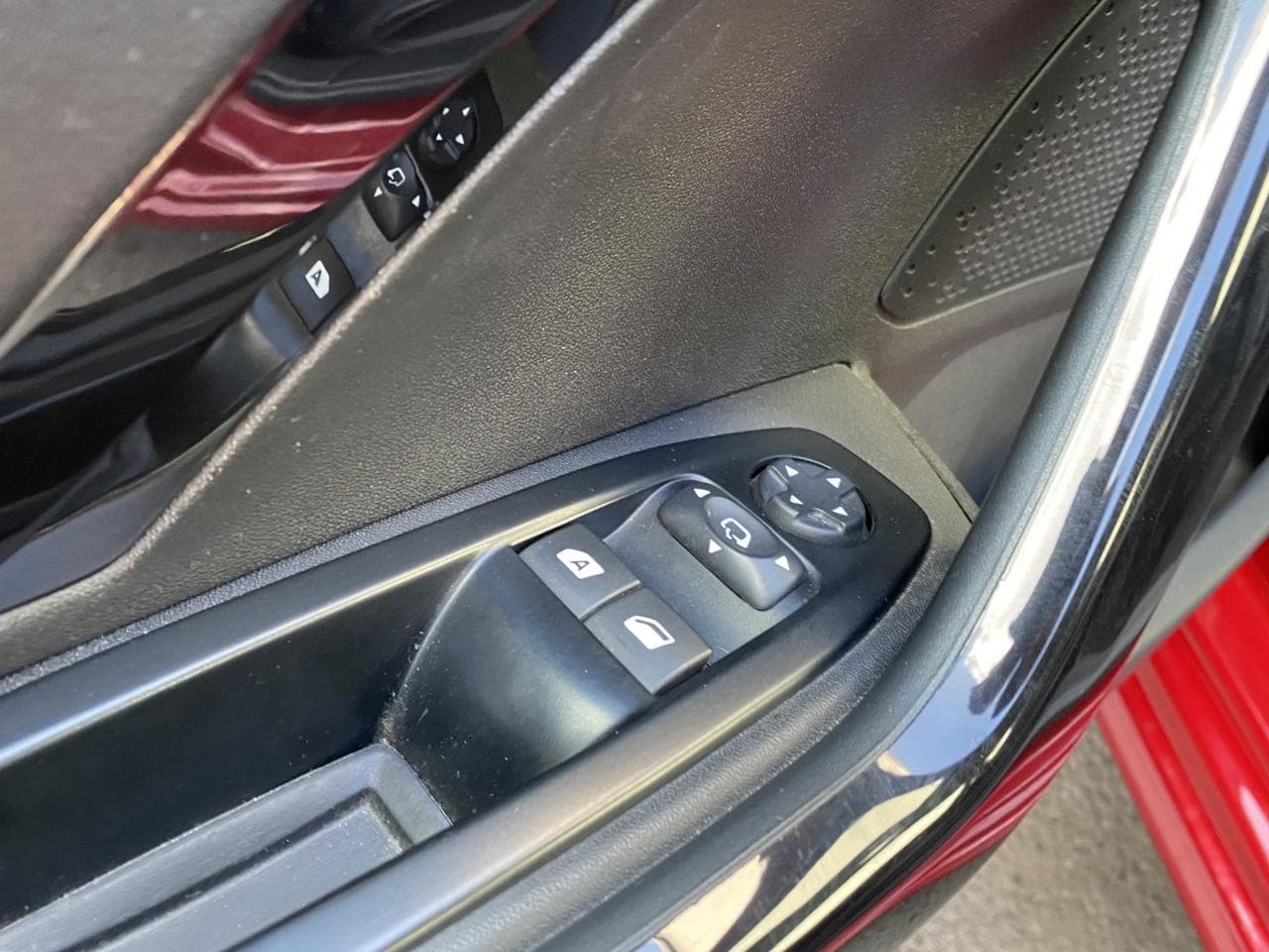 2014 Peugeot 208 - 14