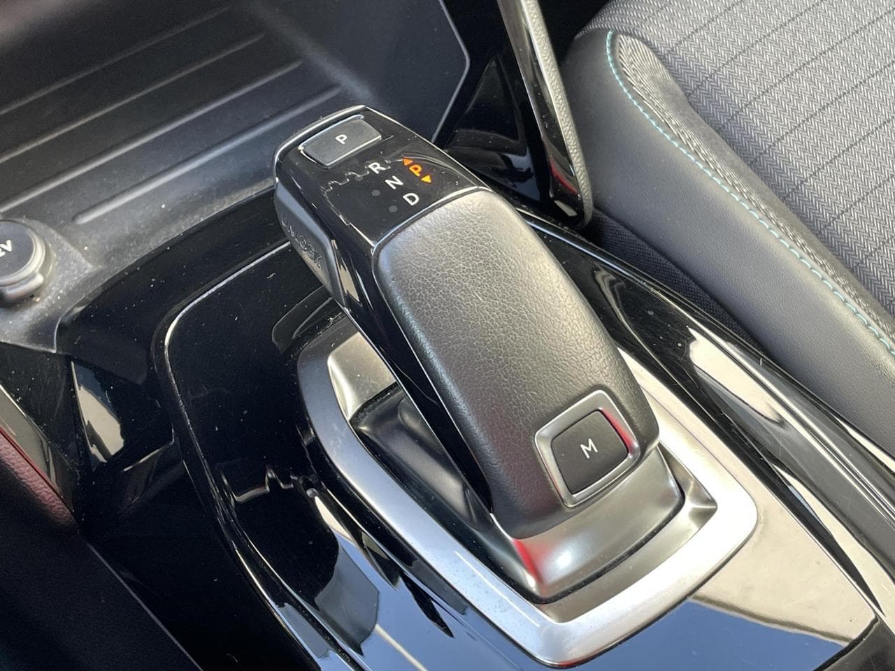 2019 Peugeot 208 - 29