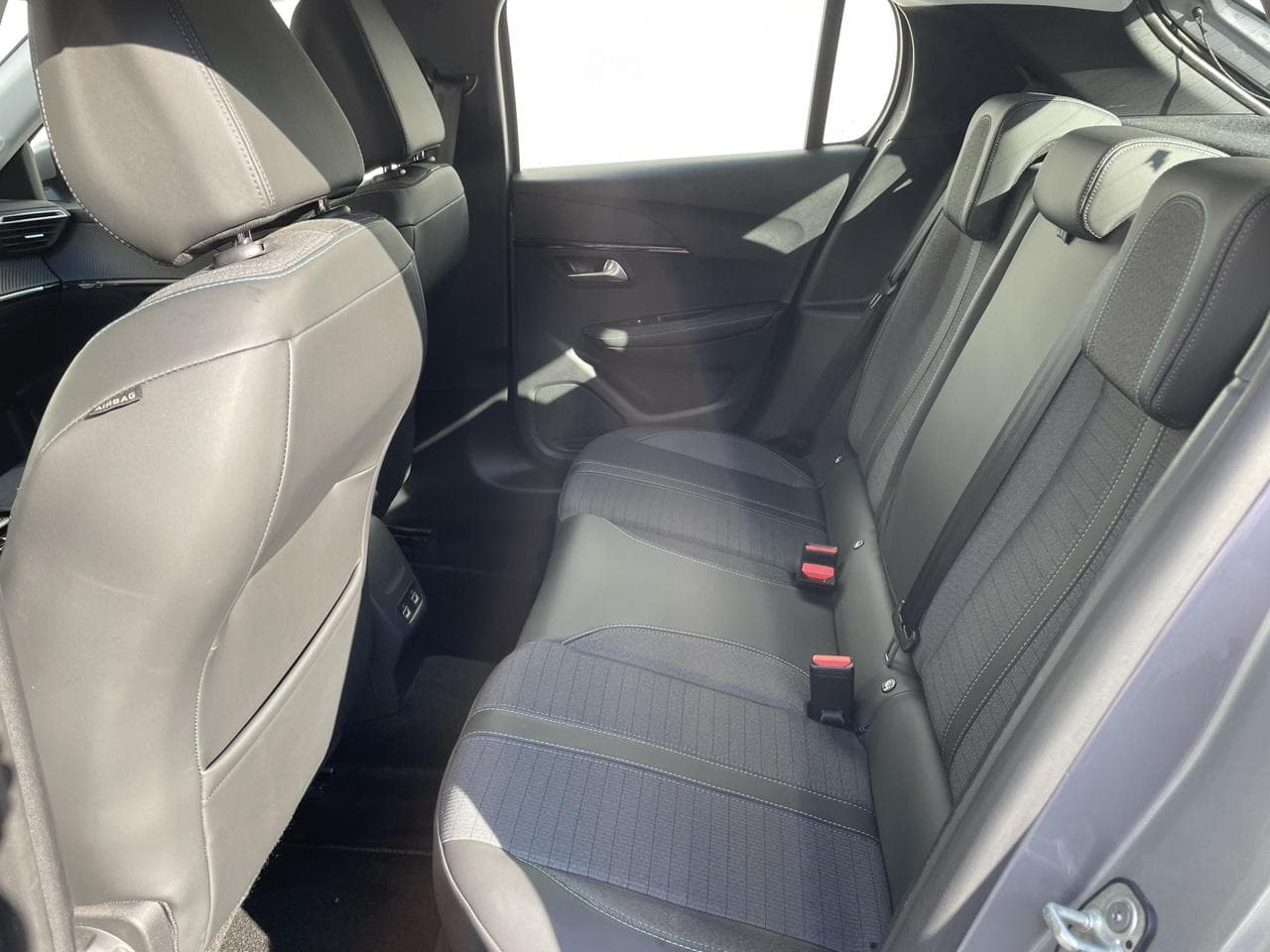 2019 Peugeot 208 - 19