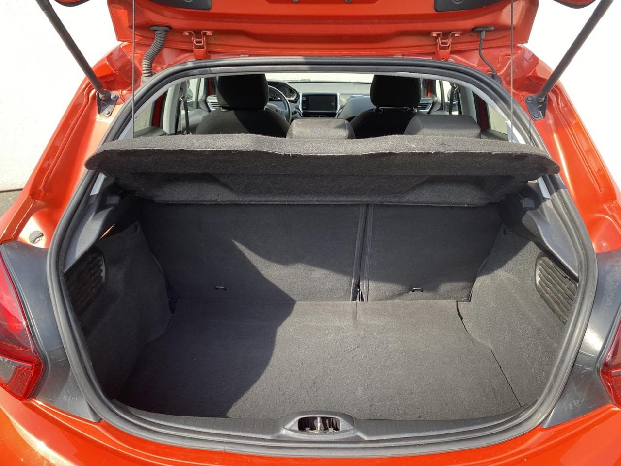 2016 Peugeot 208 - 7