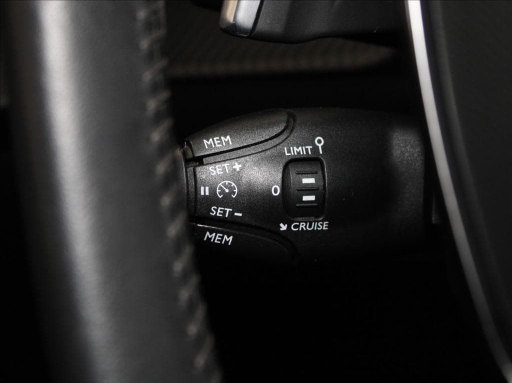 2023 Peugeot 208 - 19