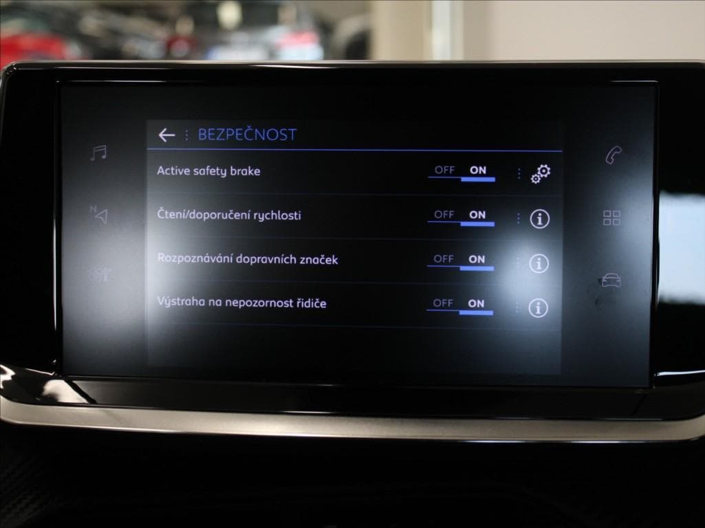 2023 Peugeot 208 - 11