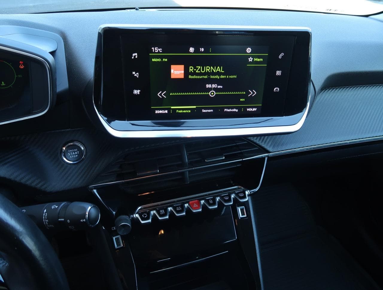 2020 Peugeot 208 - 18