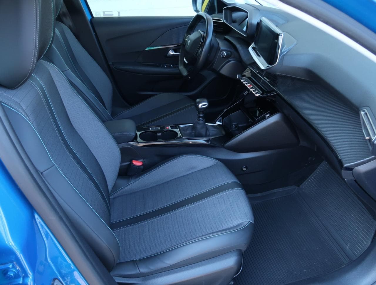 2020 Peugeot 208 - 12