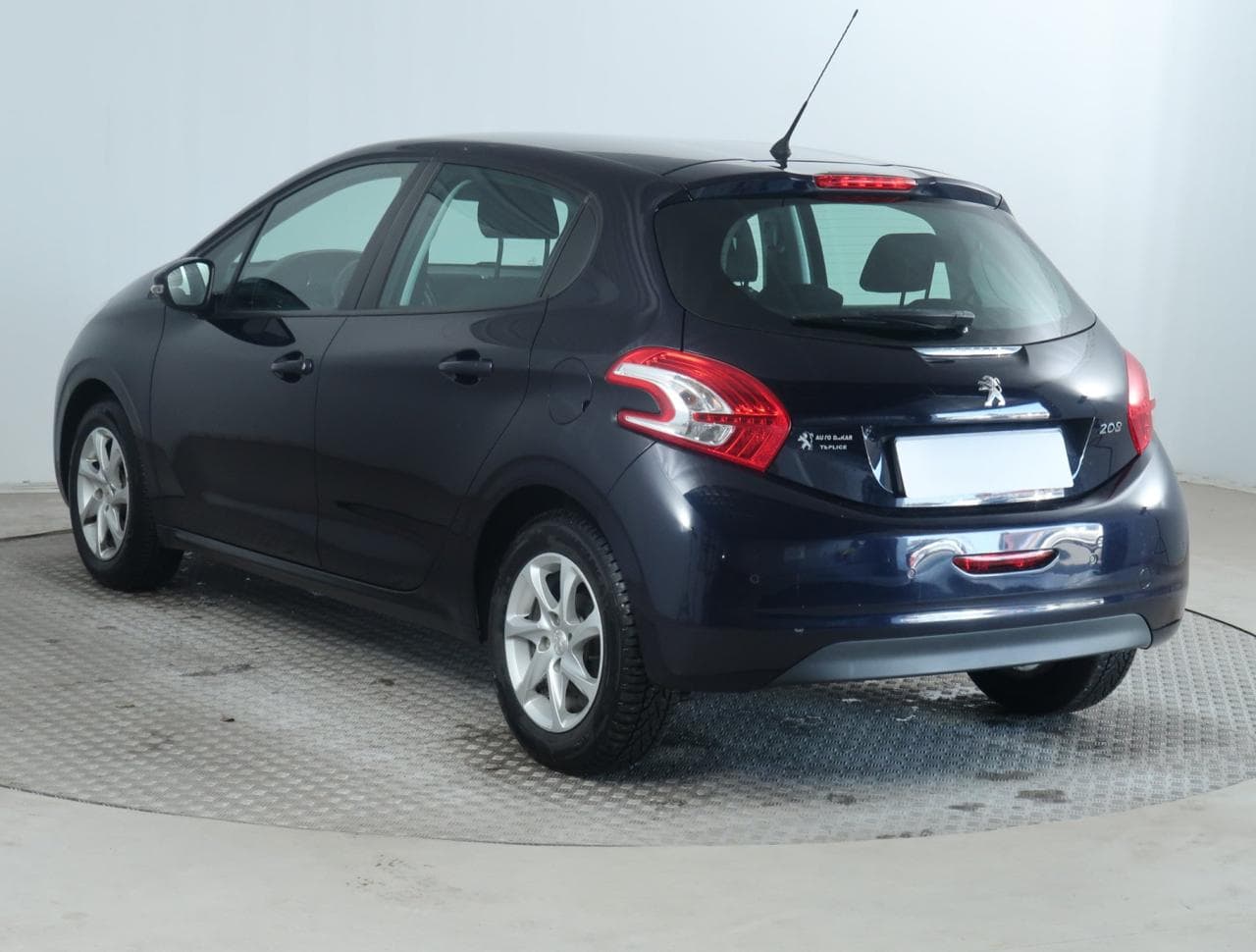 2015 Peugeot 208 - 5