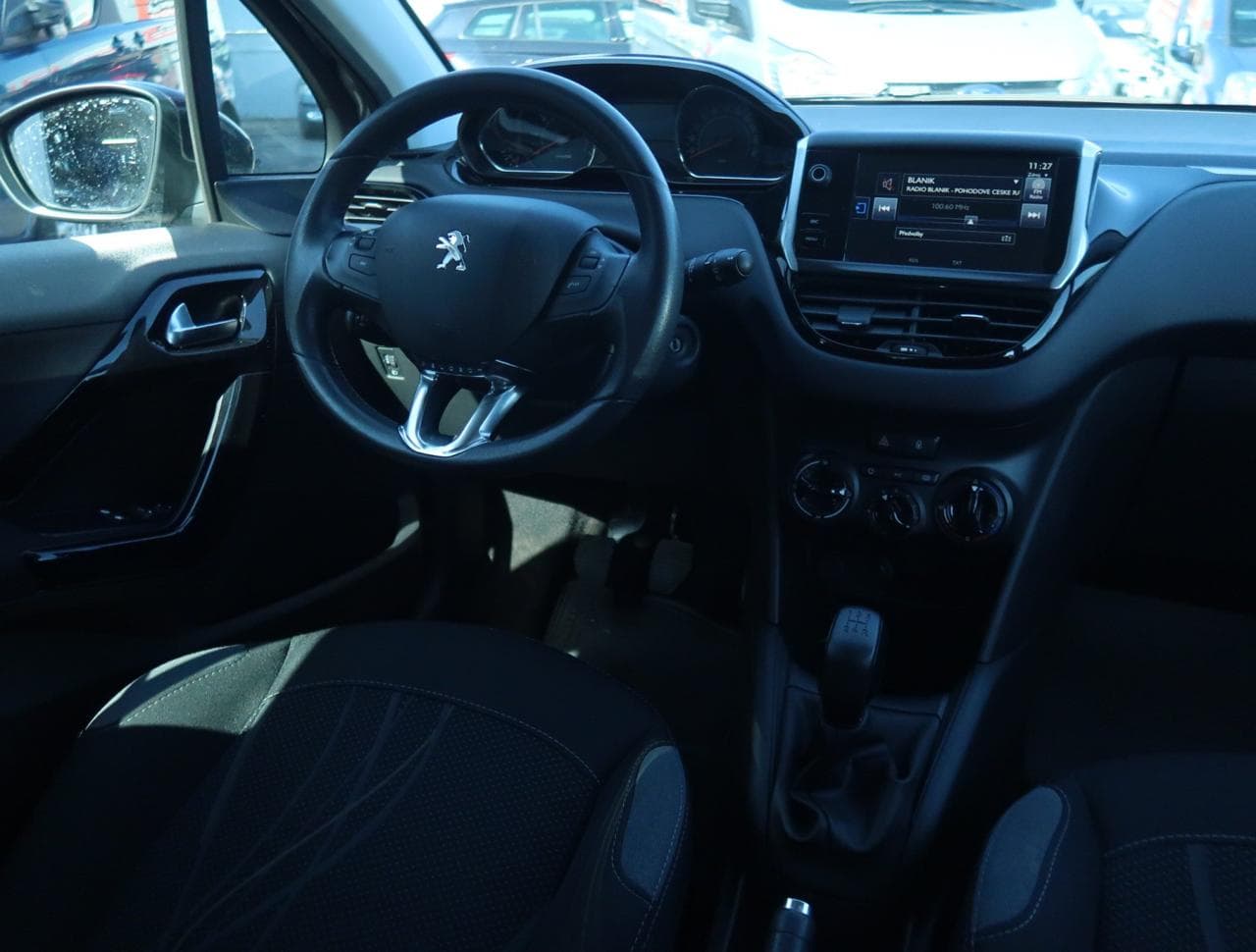 2015 Peugeot 208 - 9
