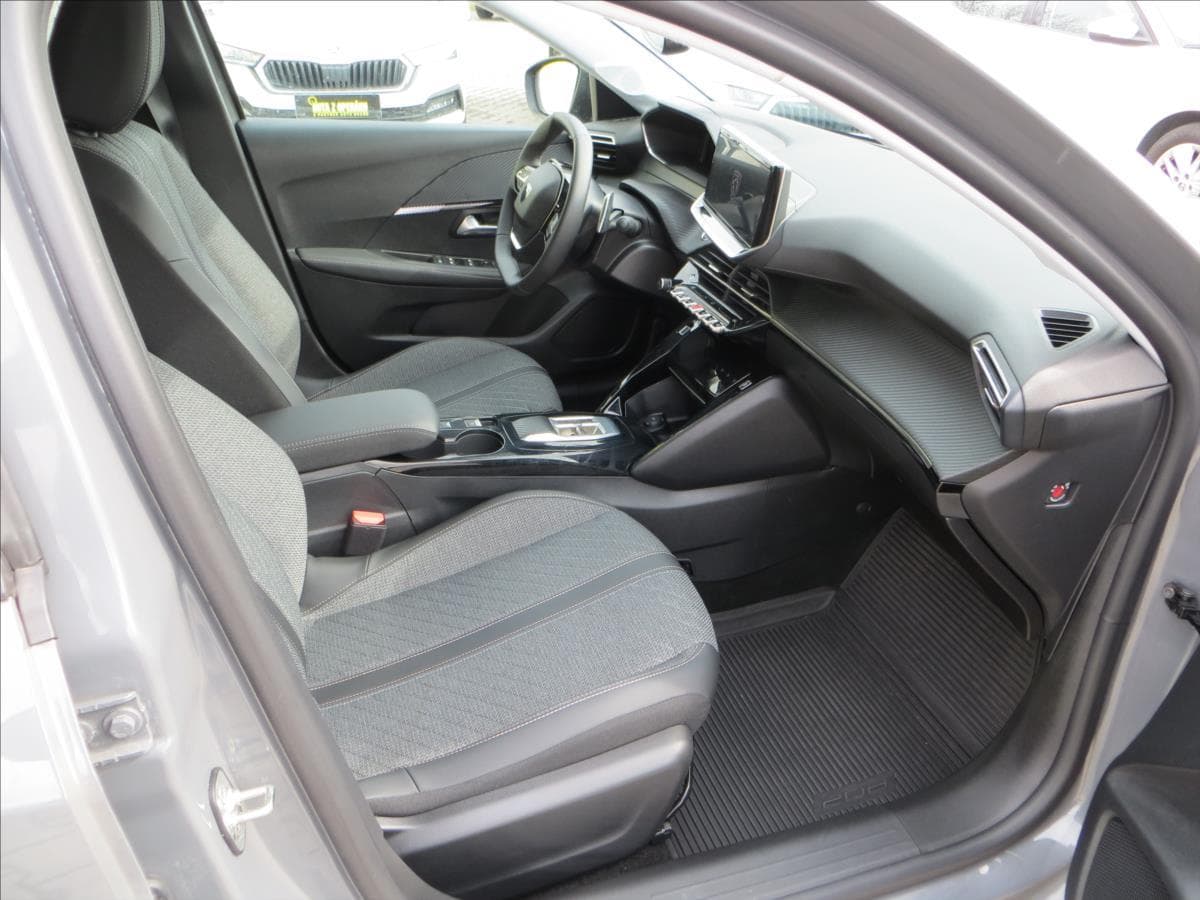 2025 Peugeot 208 - 10