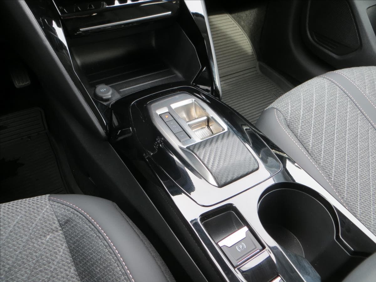 2025 Peugeot 208 - 12