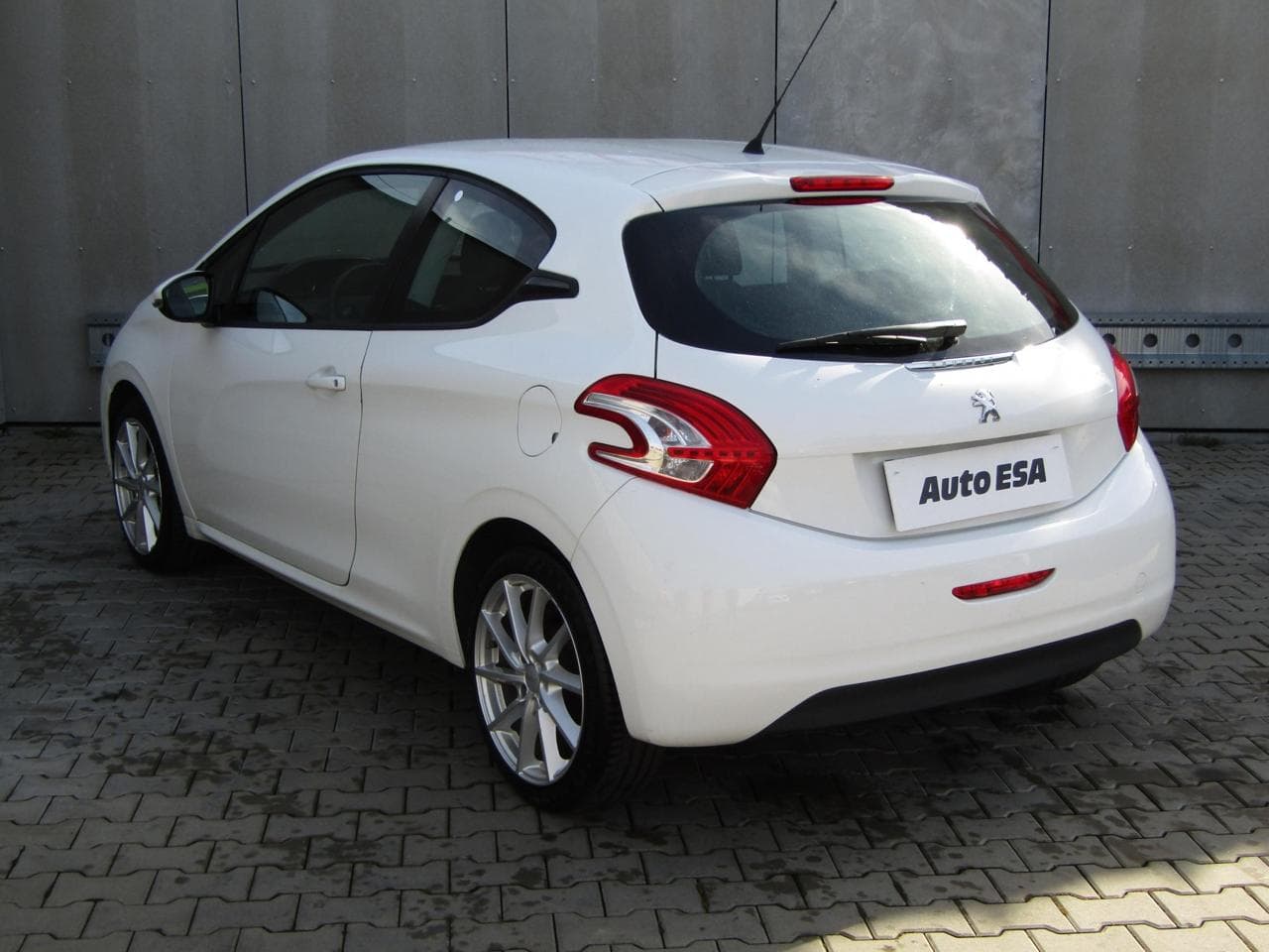 2012 Peugeot 208 - 6
