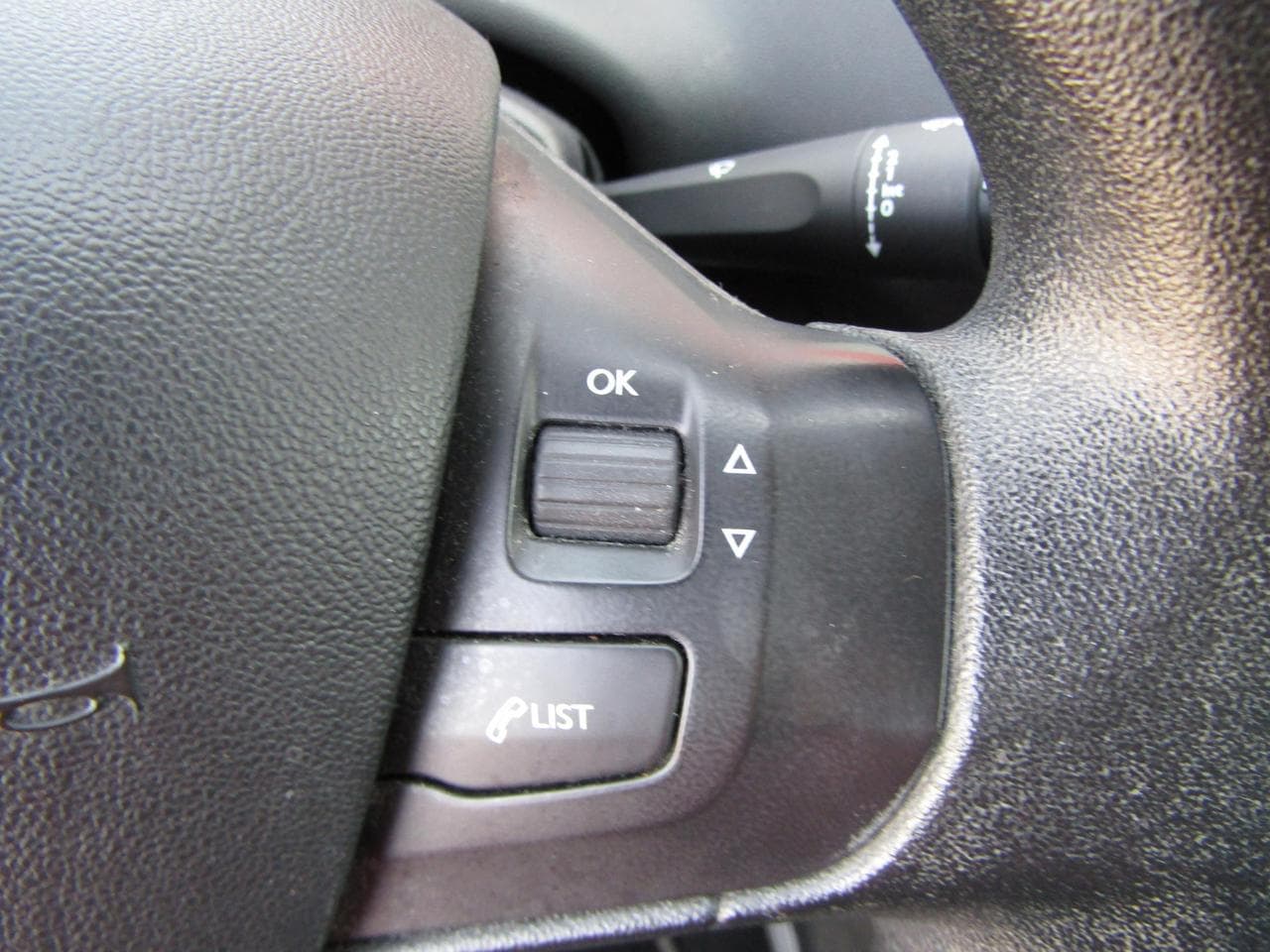 2012 Peugeot 208 - 13